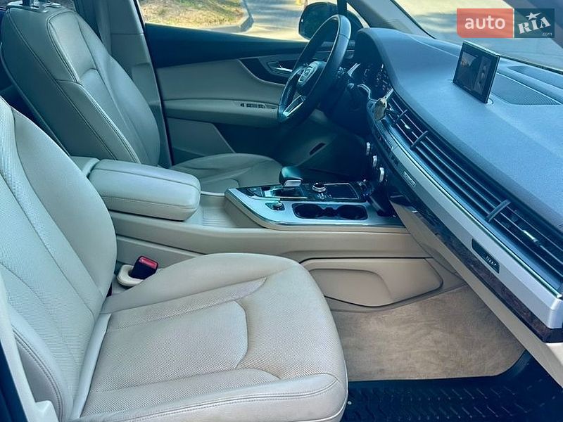 Внедорожник / Кроссовер Audi Q7 2017 в Львове