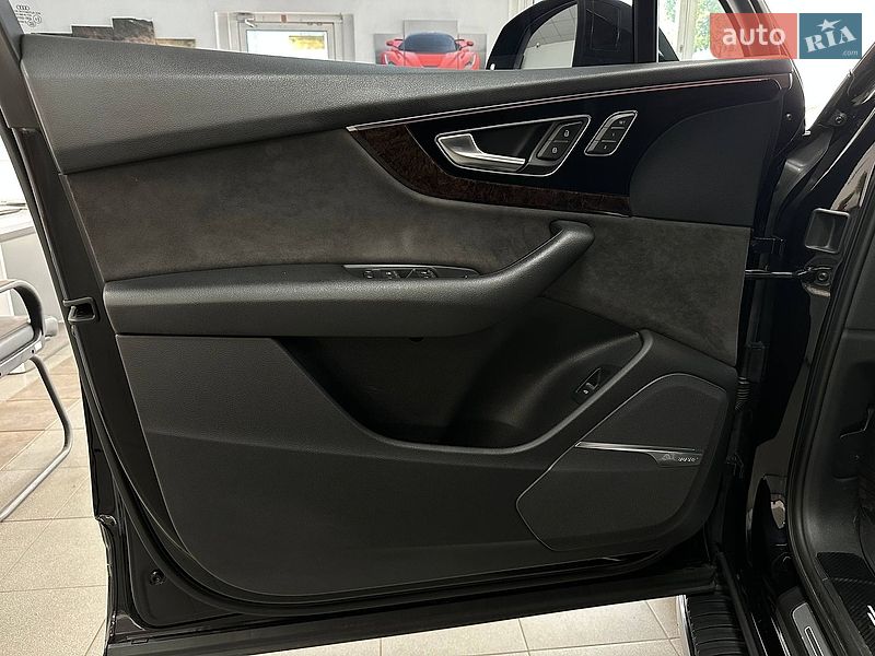 Внедорожник / Кроссовер Audi Q7 2018 в Киеве