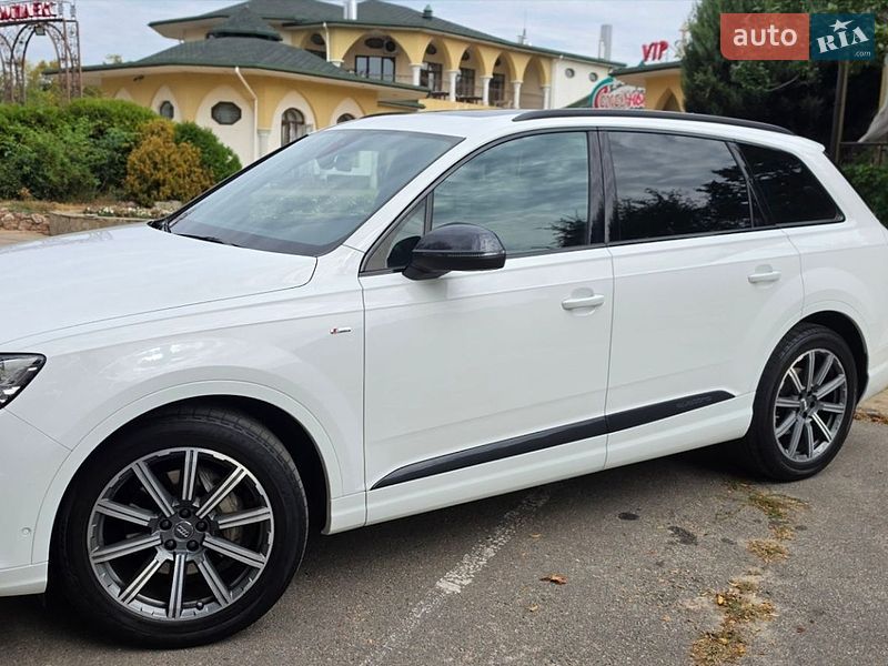 Внедорожник / Кроссовер Audi Q7 2018 в Харькове