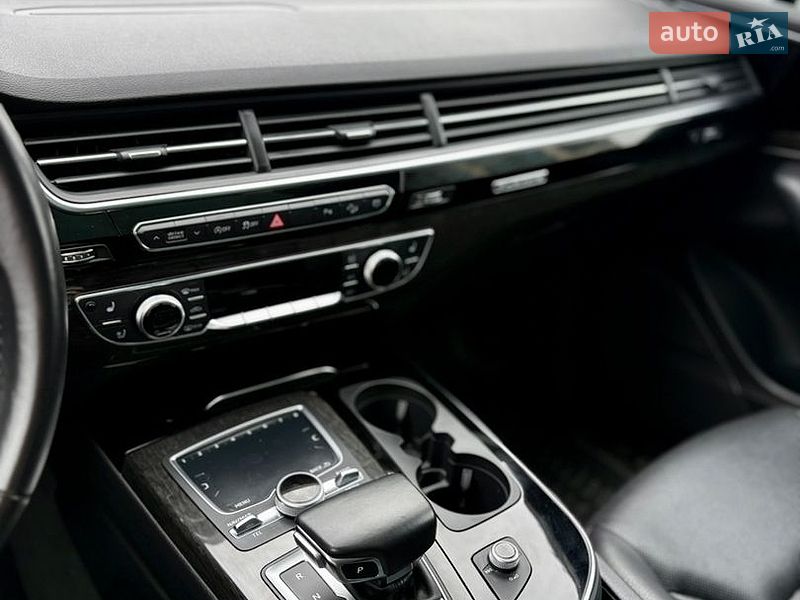 Внедорожник / Кроссовер Audi Q7 2018 в Днепре