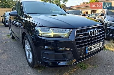 Audi Q7  2016