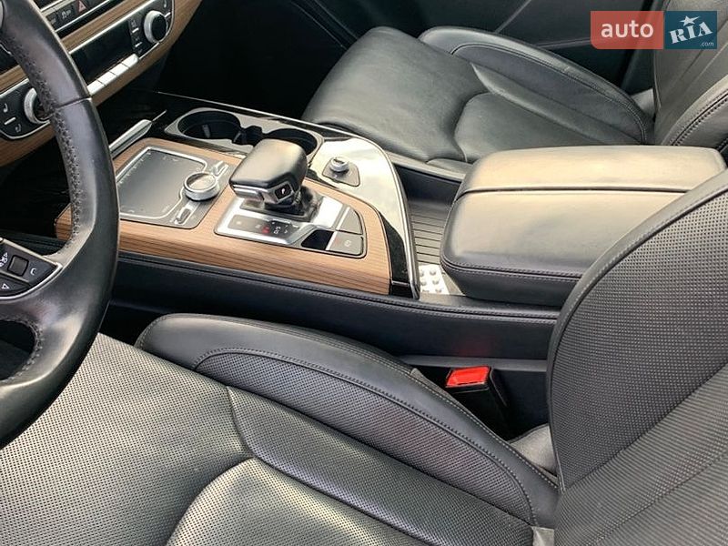 Позашляховик / Кросовер Audi Q7 2017 в Києві
