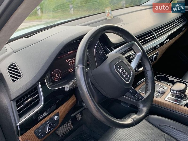 Позашляховик / Кросовер Audi Q7 2017 в Києві
