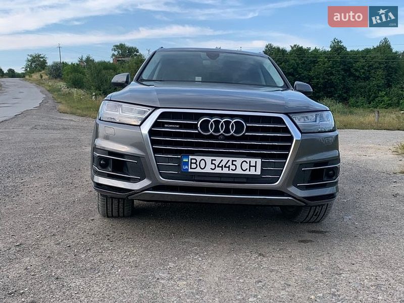 Позашляховик / Кросовер Audi Q7 2017 в Києві