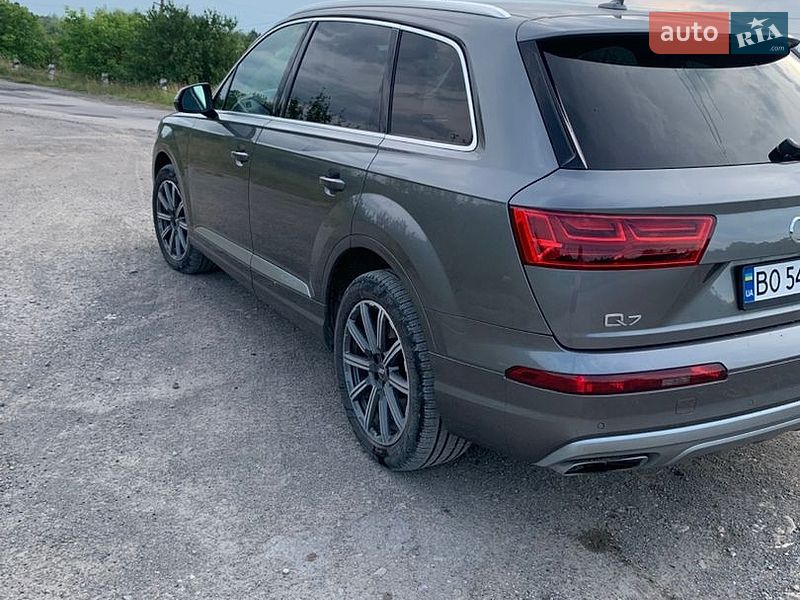 Позашляховик / Кросовер Audi Q7 2017 в Києві