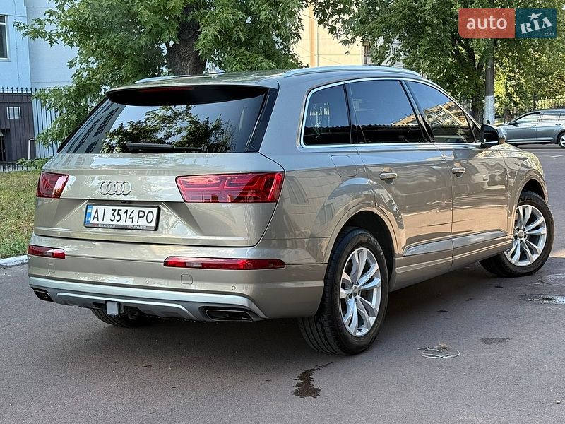 Позашляховик / Кросовер Audi Q7 2016 в Києві