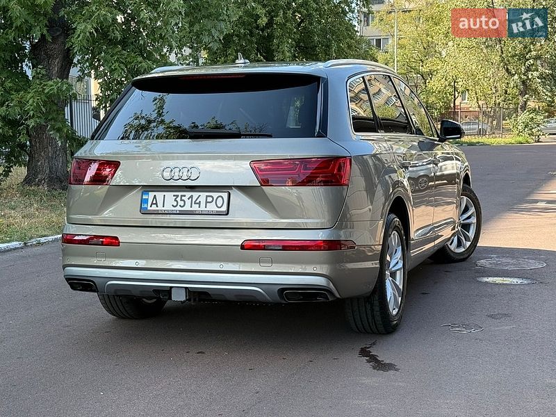 Позашляховик / Кросовер Audi Q7 2016 в Києві