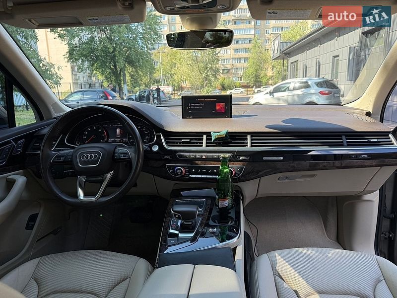 Позашляховик / Кросовер Audi Q7 2016 в Києві