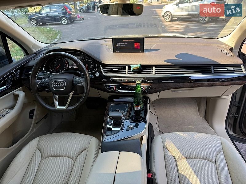 Позашляховик / Кросовер Audi Q7 2016 в Києві