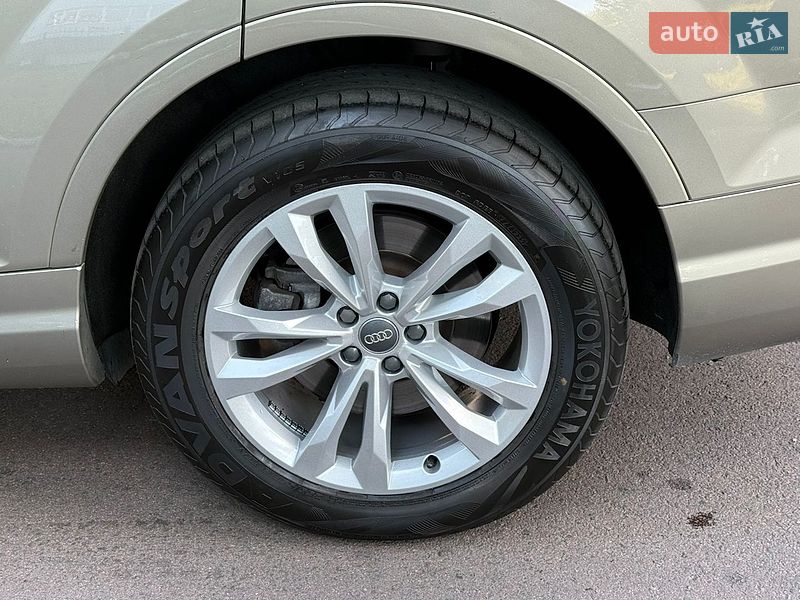 Позашляховик / Кросовер Audi Q7 2016 в Києві