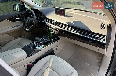Позашляховик / Кросовер Audi Q7 2016 в Києві