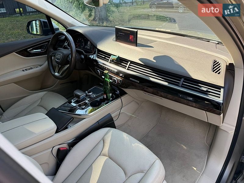 Позашляховик / Кросовер Audi Q7 2016 в Києві