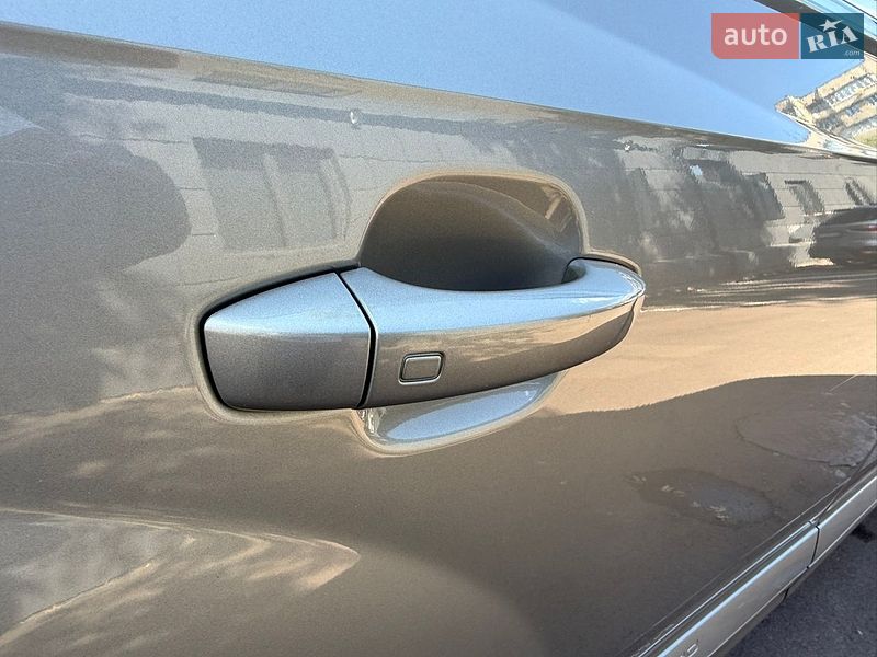 Позашляховик / Кросовер Audi Q7 2016 в Києві