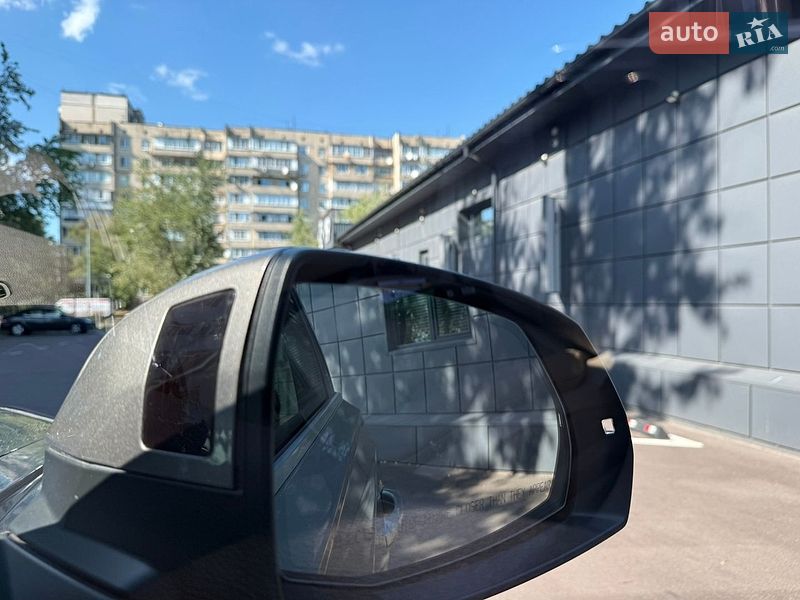 Позашляховик / Кросовер Audi Q7 2016 в Києві