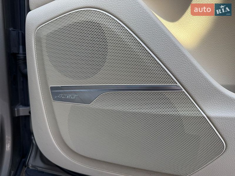 Позашляховик / Кросовер Audi Q7 2016 в Києві