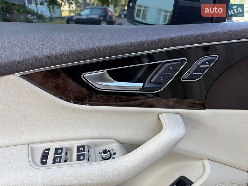 Позашляховик / Кросовер Audi Q7 2016 в Києві