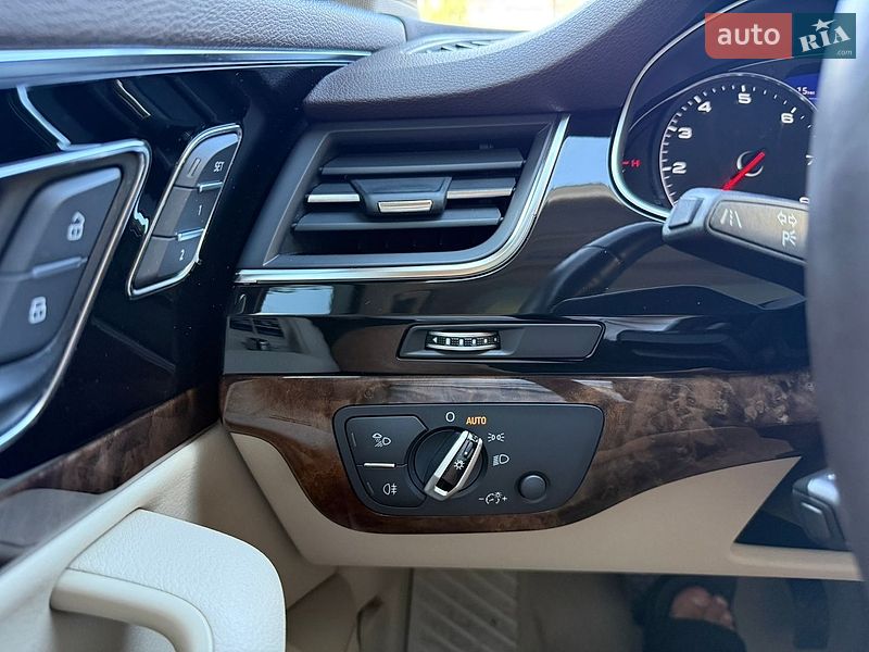 Позашляховик / Кросовер Audi Q7 2016 в Києві