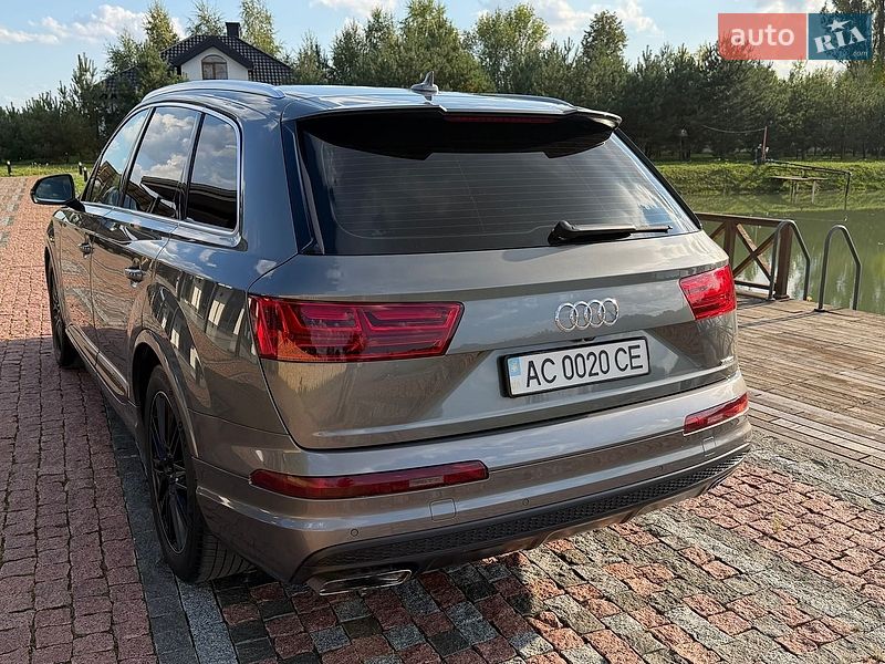 Позашляховик / Кросовер Audi Q7 2016 в Нововолинську