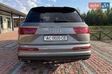 Позашляховик / Кросовер Audi Q7 2016 в Нововолинську