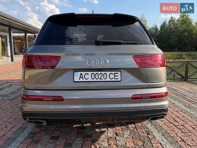 Позашляховик / Кросовер Audi Q7 2016 в Нововолинську