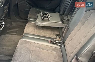 Позашляховик / Кросовер Audi Q7 2016 в Нововолинську