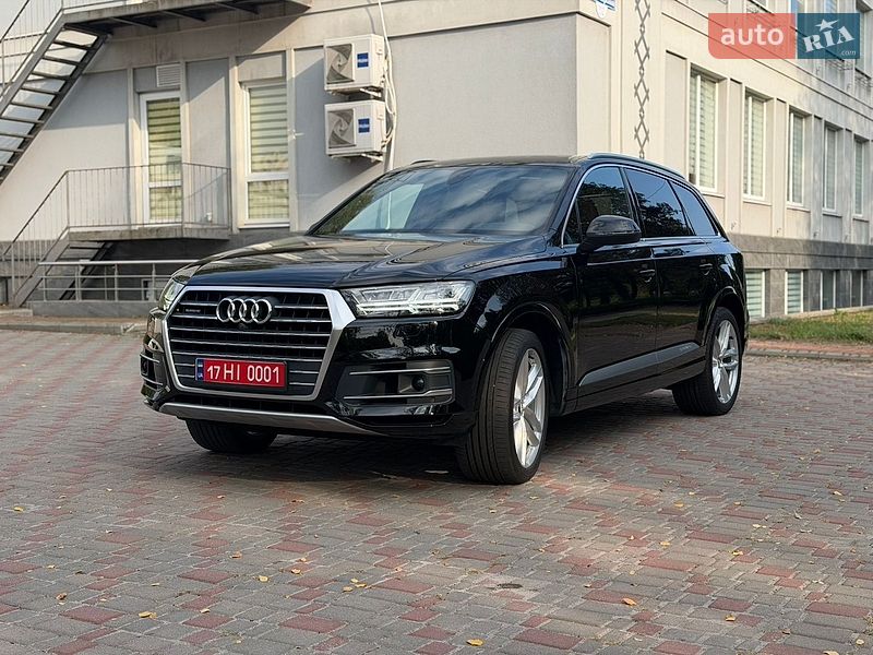 Позашляховик / Кросовер Audi Q7 2017 в Лубнах