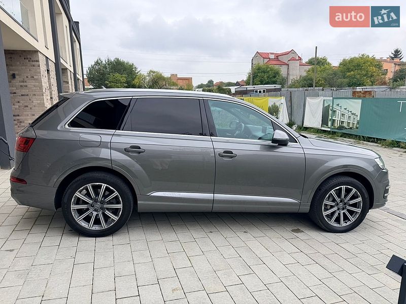 Позашляховик / Кросовер Audi Q7 2017 в Львові