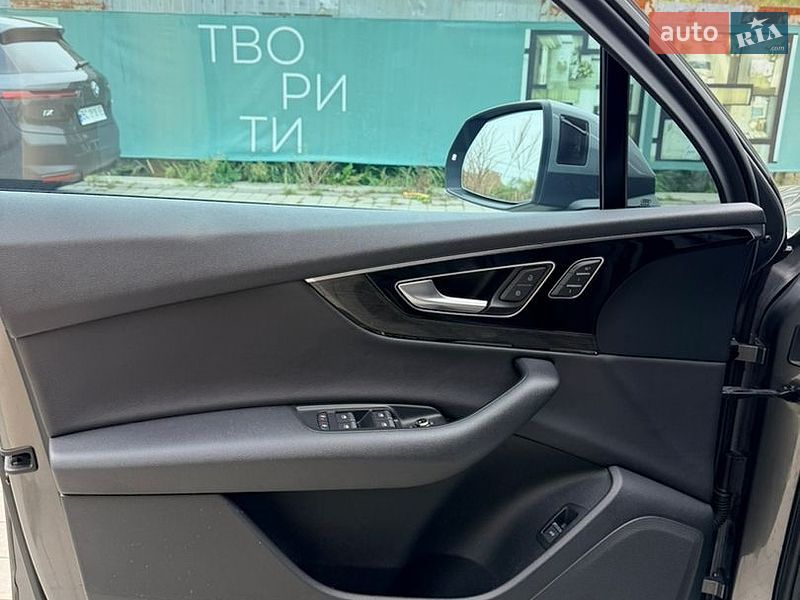 Позашляховик / Кросовер Audi Q7 2017 в Львові