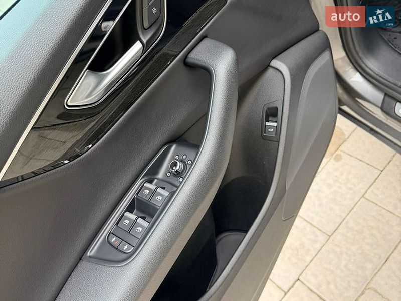Позашляховик / Кросовер Audi Q7 2017 в Львові