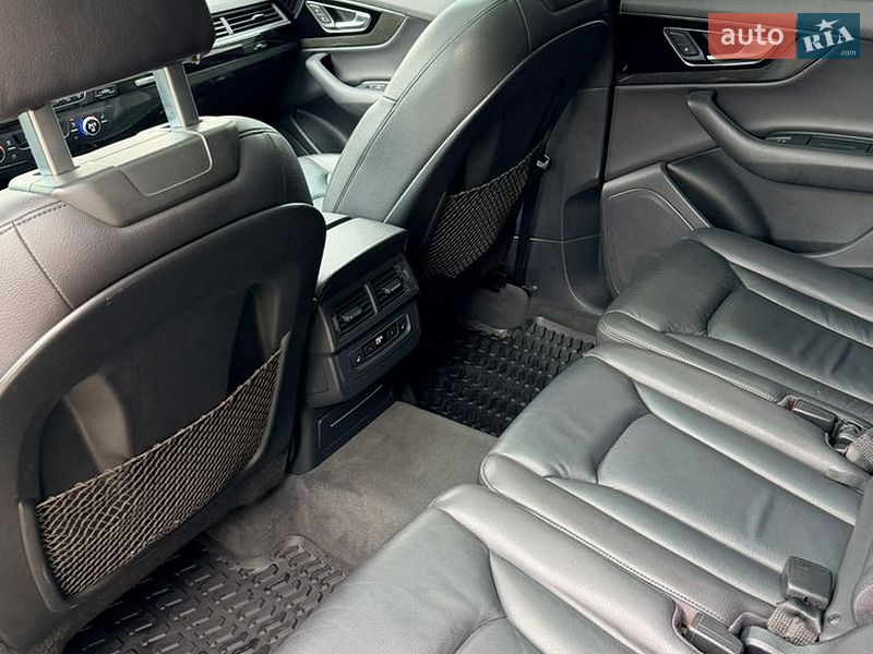 Позашляховик / Кросовер Audi Q7 2017 в Львові