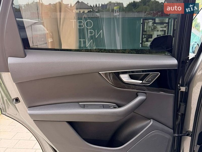 Позашляховик / Кросовер Audi Q7 2017 в Львові