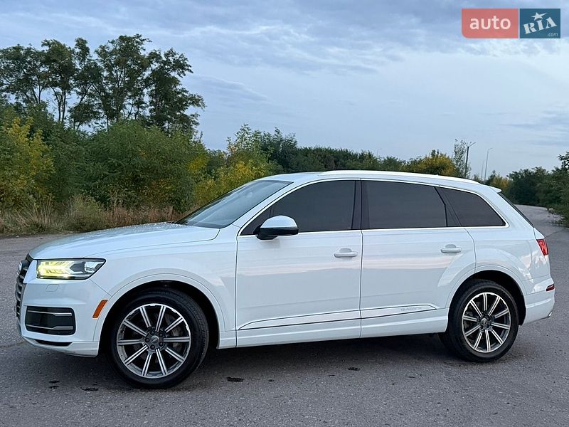 Внедорожник / Кроссовер Audi Q7 2016 в Полтаве