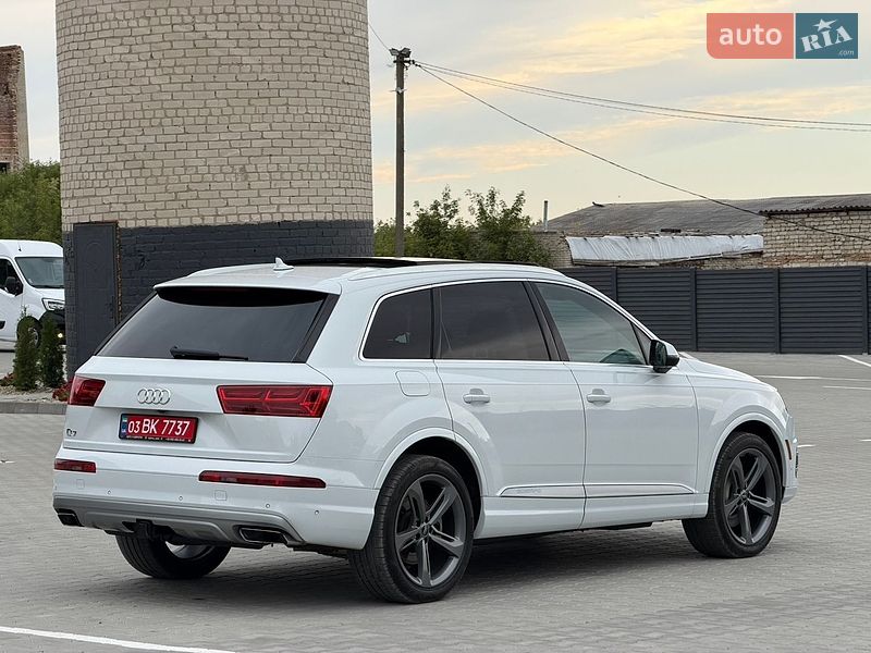 Внедорожник / Кроссовер Audi Q7 2018 в Дубно