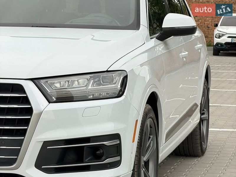 Внедорожник / Кроссовер Audi Q7 2018 в Дубно