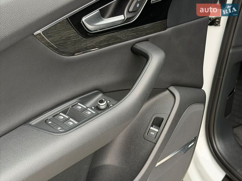 Внедорожник / Кроссовер Audi Q7 2018 в Дубно