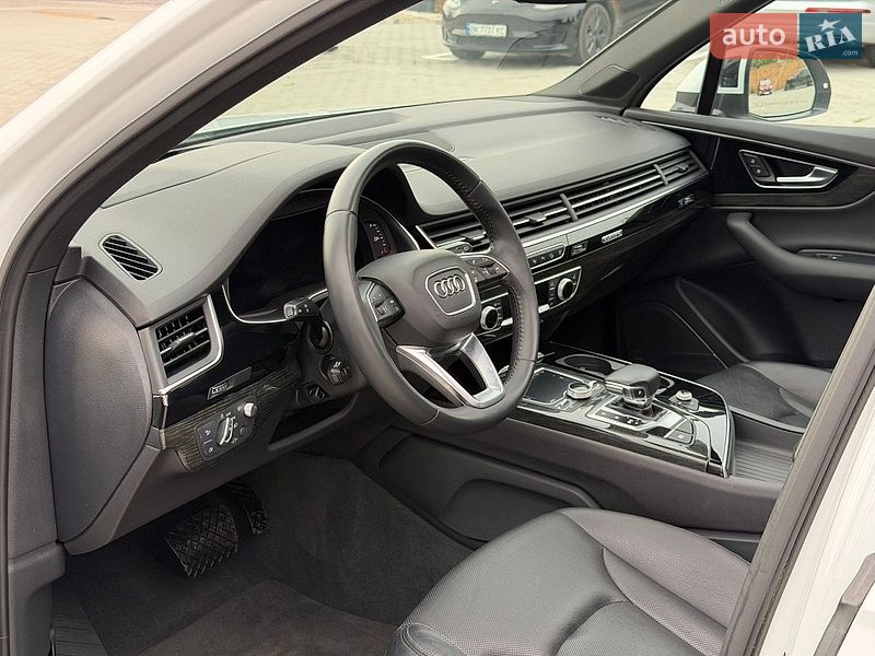 Внедорожник / Кроссовер Audi Q7 2018 в Дубно