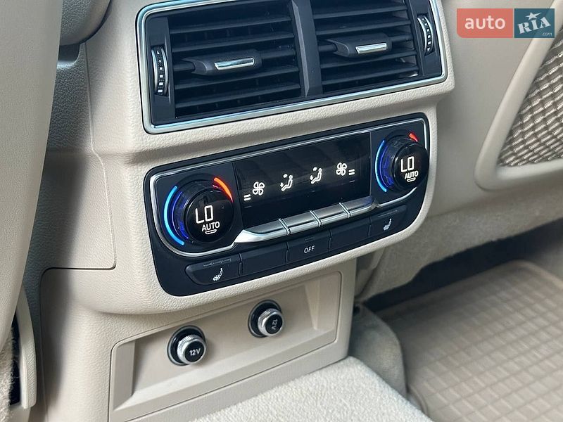 Внедорожник / Кроссовер Audi Q7 2017 в Луцке