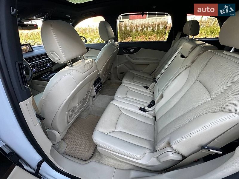 Внедорожник / Кроссовер Audi Q7 2017 в Луцке