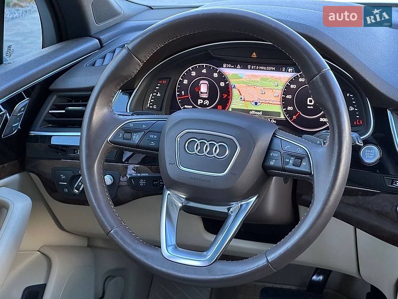 Внедорожник / Кроссовер Audi Q7 2017 в Луцке