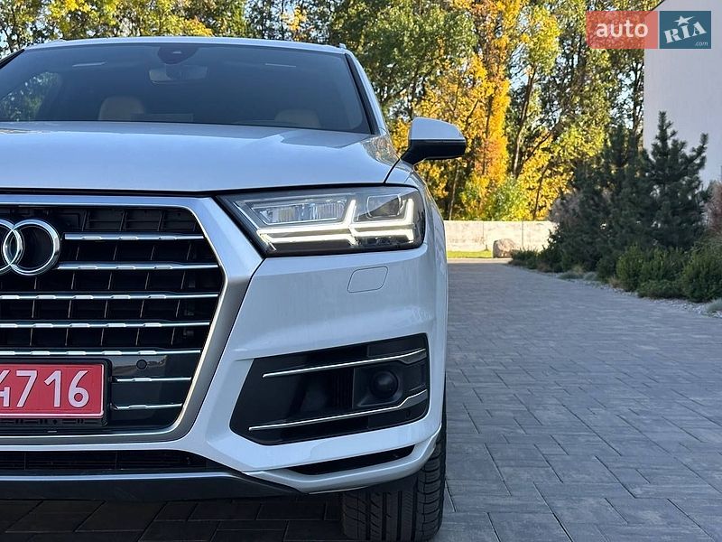 Внедорожник / Кроссовер Audi Q7 2017 в Луцке