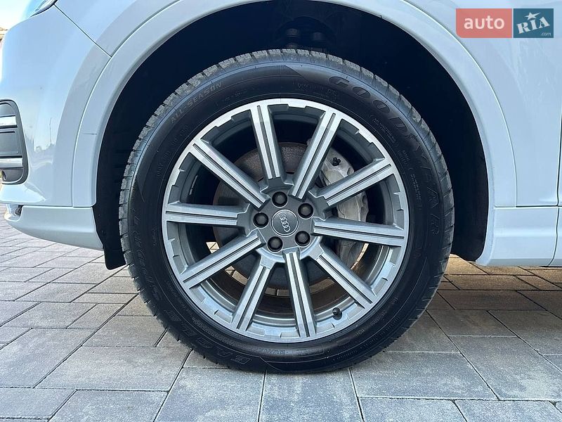 Внедорожник / Кроссовер Audi Q7 2017 в Луцке