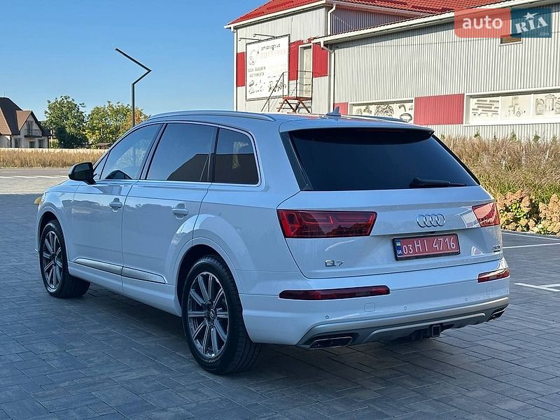 Внедорожник / Кроссовер Audi Q7 2017 в Луцке