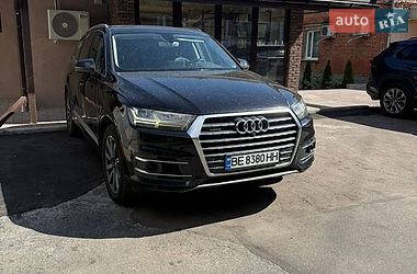 Внедорожник / Кроссовер Audi Q7 2015 в Первомайске