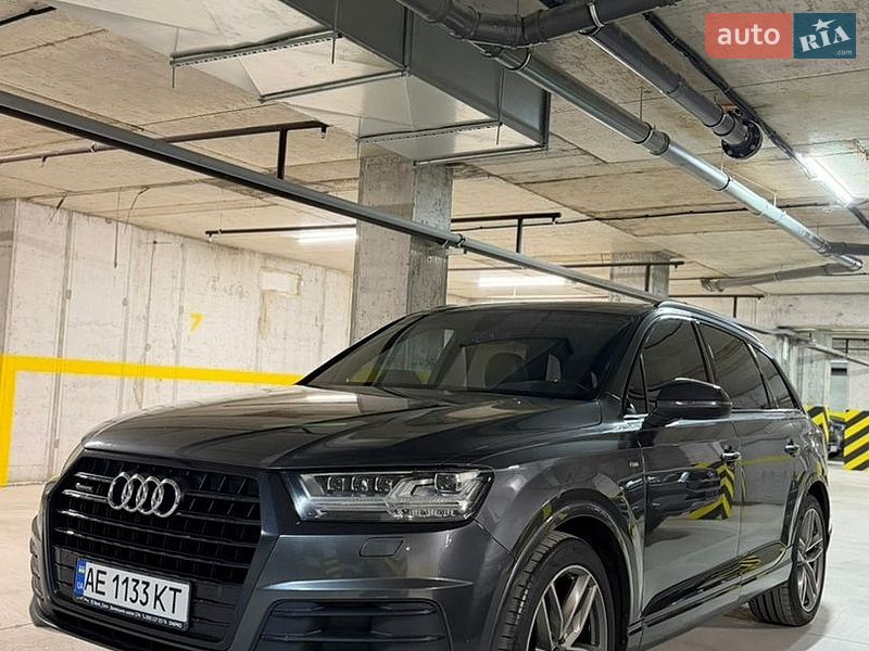 Внедорожник / Кроссовер Audi Q7 2016 в Днепре