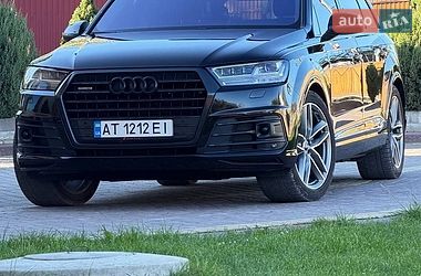 Audi Q7  2016
