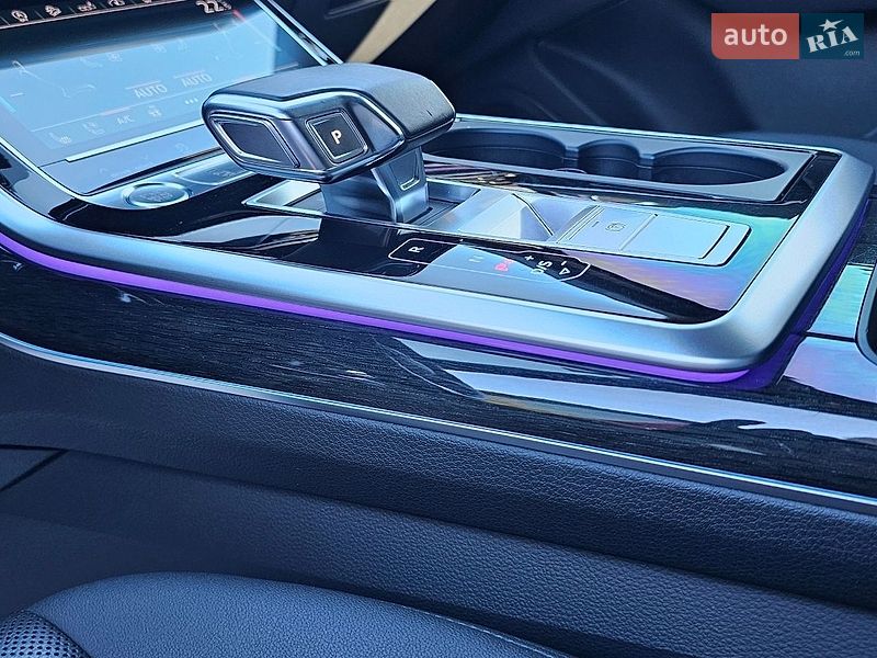 Внедорожник / Кроссовер Audi Q7 2020 в Нововолынске