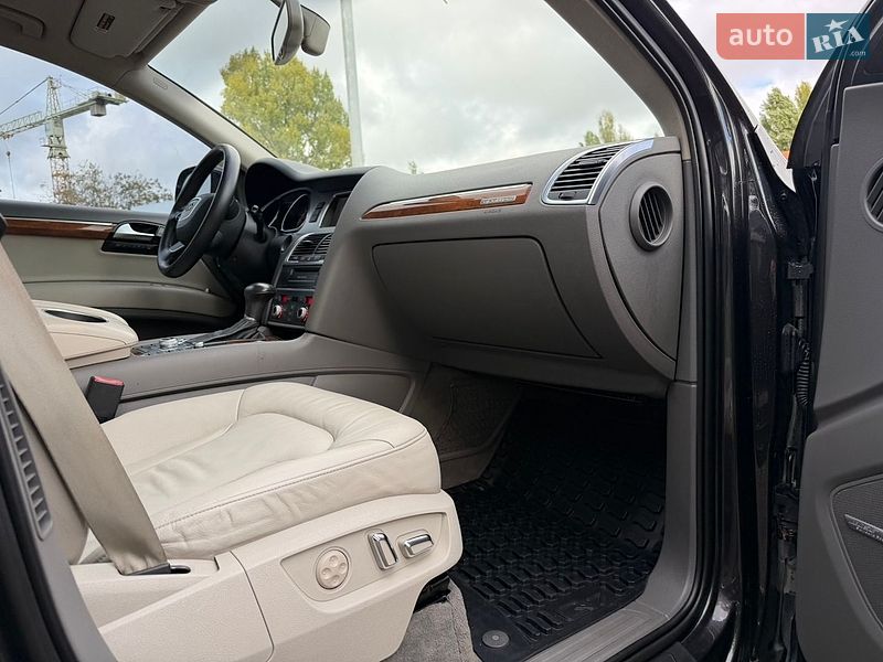 Позашляховик / Кросовер Audi Q7 2013 в Одесі фото 74 Позашляховик / Кросовер Audi Q7 2013 в Одесі