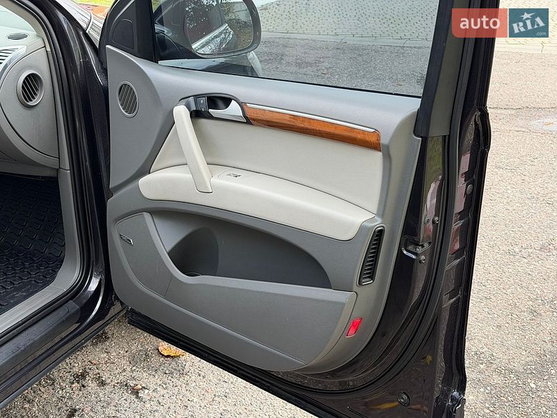 Позашляховик / Кросовер Audi Q7 2013 в Одесі фото 78 Позашляховик / Кросовер Audi Q7 2013 в Одесі