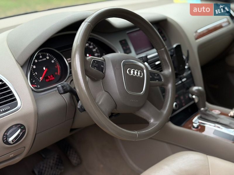 Позашляховик / Кросовер Audi Q7 2010 в Черкасах