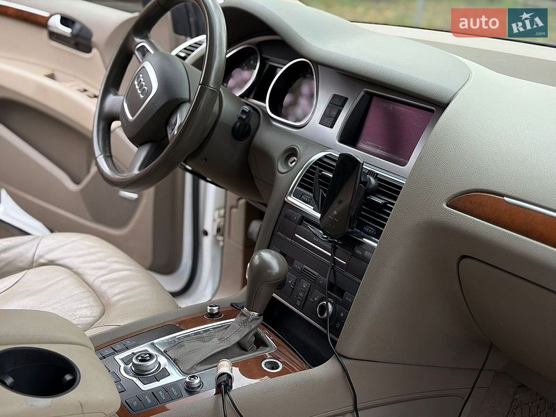 Позашляховик / Кросовер Audi Q7 2010 в Черкасах